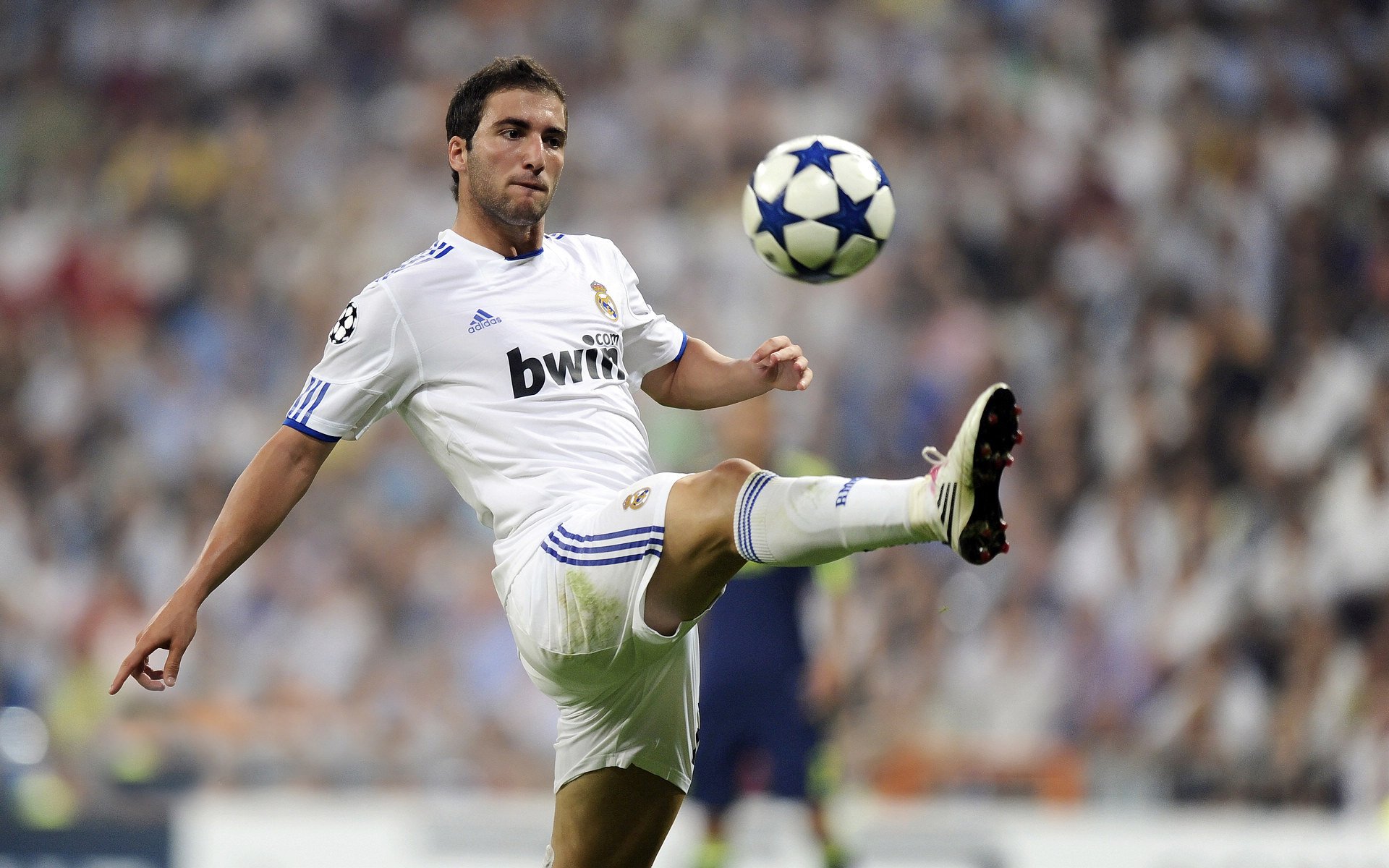 英超决战在即：悬念重重，精彩绝伦！，英超决赛一般在几月